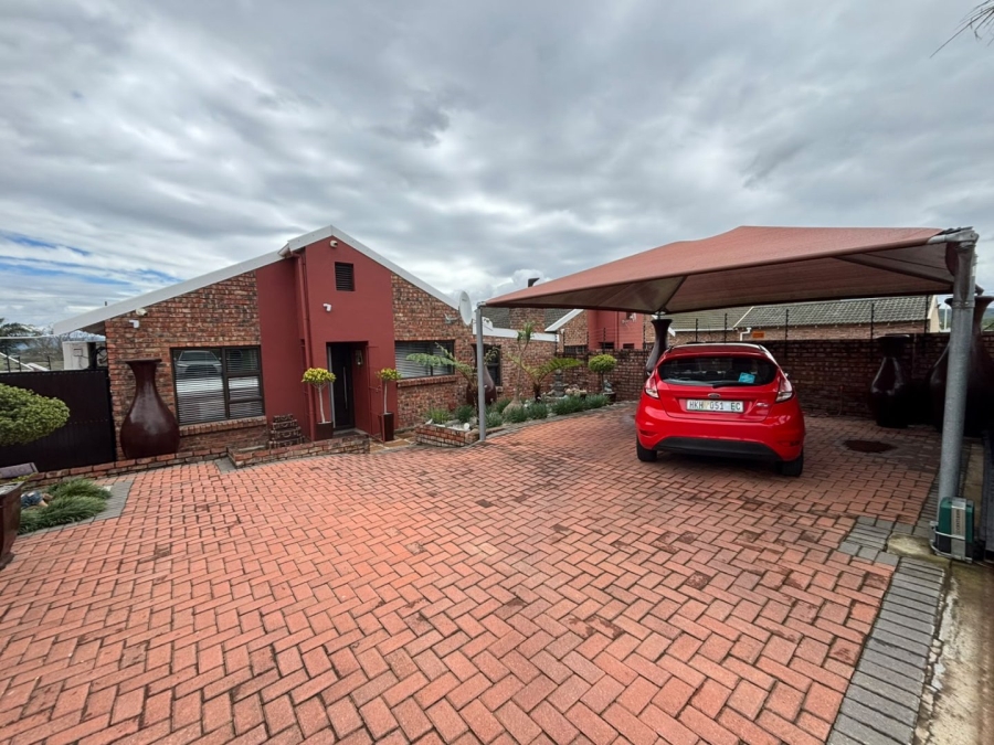 3 Bedroom Property for Sale in Uitenhage Central Eastern Cape